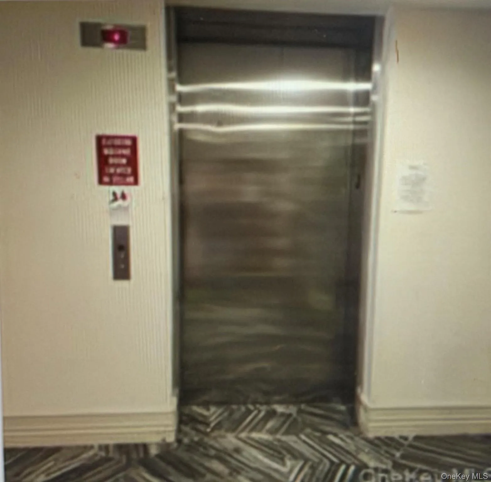 Elevator Elevator