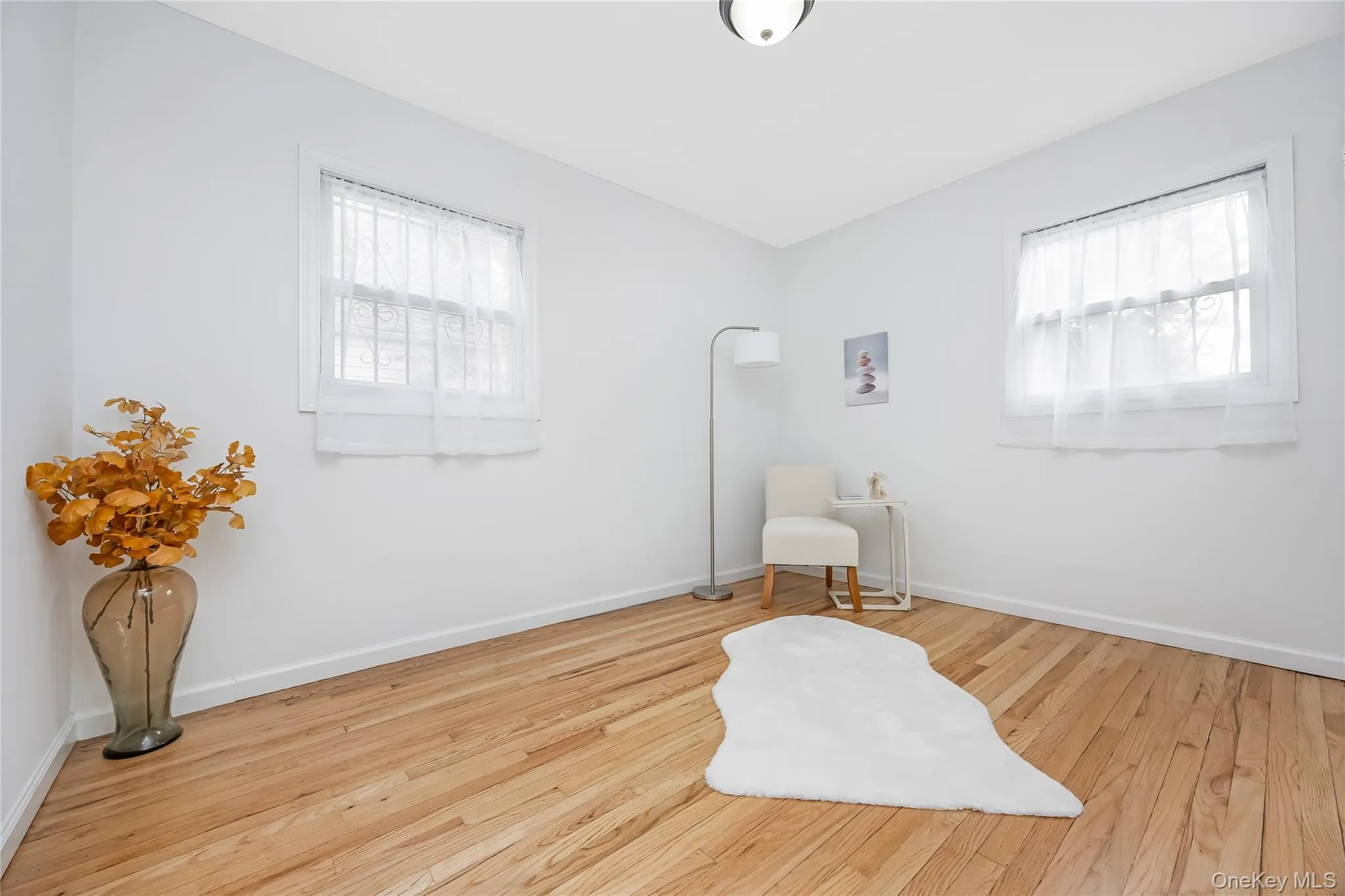 2nd bedroom on the 1st floor 2nd bedroom on the 1st floor