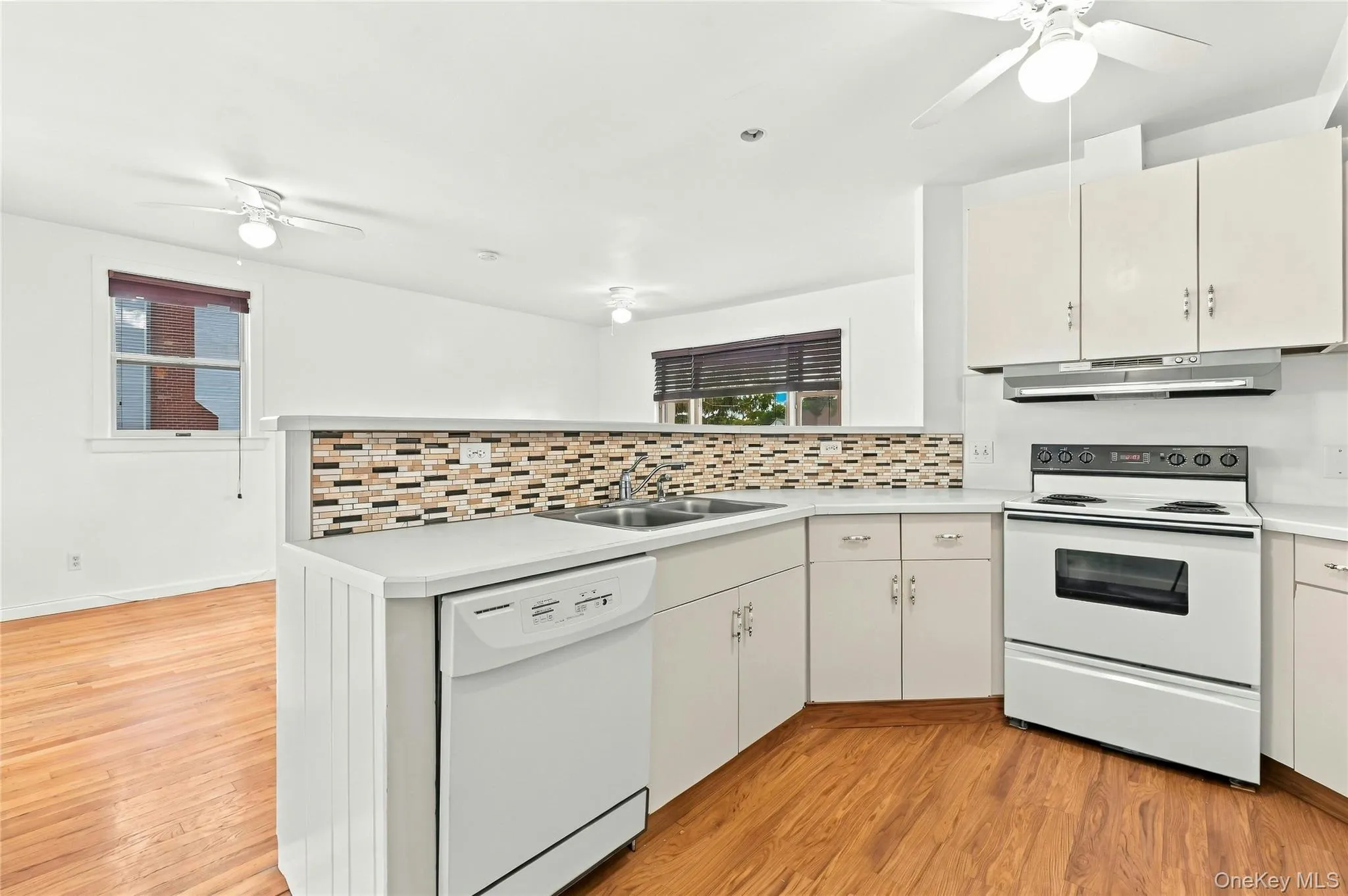 930 Tooker Avenue, West Babylon, NY, 4 Bedrooms Bedrooms, 11 Rooms Rooms,4 BathroomsBathrooms,Residential,For Rent,Tooker,0,1055529 930 Tooker Avenue, West Babylon, NY, 4 Bedrooms Bedrooms, 11 Rooms Rooms,4 BathroomsBathrooms,Residential,For Rent,Tooker,0,1055529
