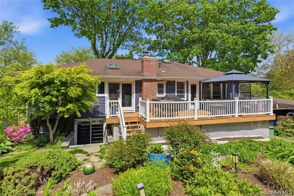 37 Mckay Rd, Huntington, NY, 1 Bedroom Bedrooms, 3 Room Rooms,1 BathroomBathrooms,Residential Lease,For Rent,Mckay Rd,0,1055530 37 Mckay Rd, Huntington, NY, 1 Bedroom Bedrooms, 3 Room Rooms,1 BathroomBathrooms,Residential Lease,For Rent,Mckay Rd,0,1055530