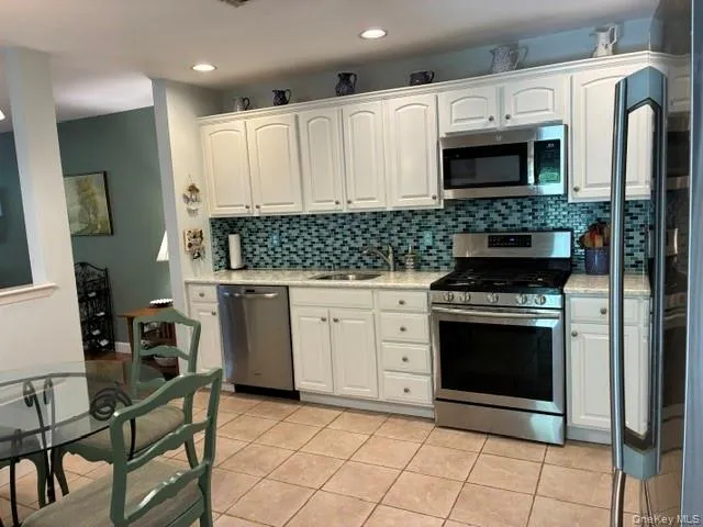 208 Erik Drive, Brookhaven, NY, 3 Bedrooms Bedrooms, 8 Rooms Rooms,2 BathroomsBathrooms,Residential,For Rent,Erik,0,1055533 208 Erik Drive, Brookhaven, NY, 3 Bedrooms Bedrooms, 8 Rooms Rooms,2 BathroomsBathrooms,Residential,For Rent,Erik,0,1055533