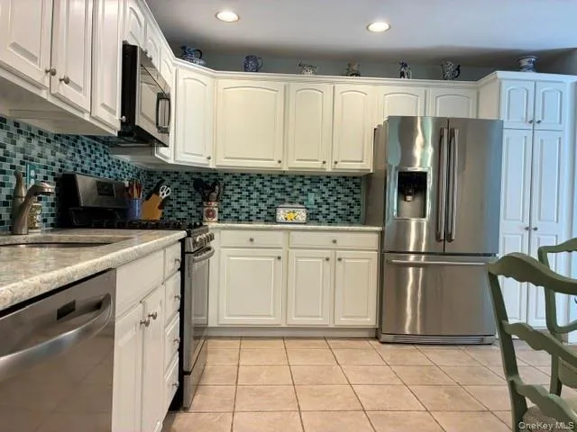 208 Erik Drive, Brookhaven, NY, 3 Bedrooms Bedrooms, 8 Rooms Rooms,2 BathroomsBathrooms,Residential,For Rent,Erik,0,1055533 208 Erik Drive, Brookhaven, NY, 3 Bedrooms Bedrooms, 8 Rooms Rooms,2 BathroomsBathrooms,Residential,For Rent,Erik,0,1055533