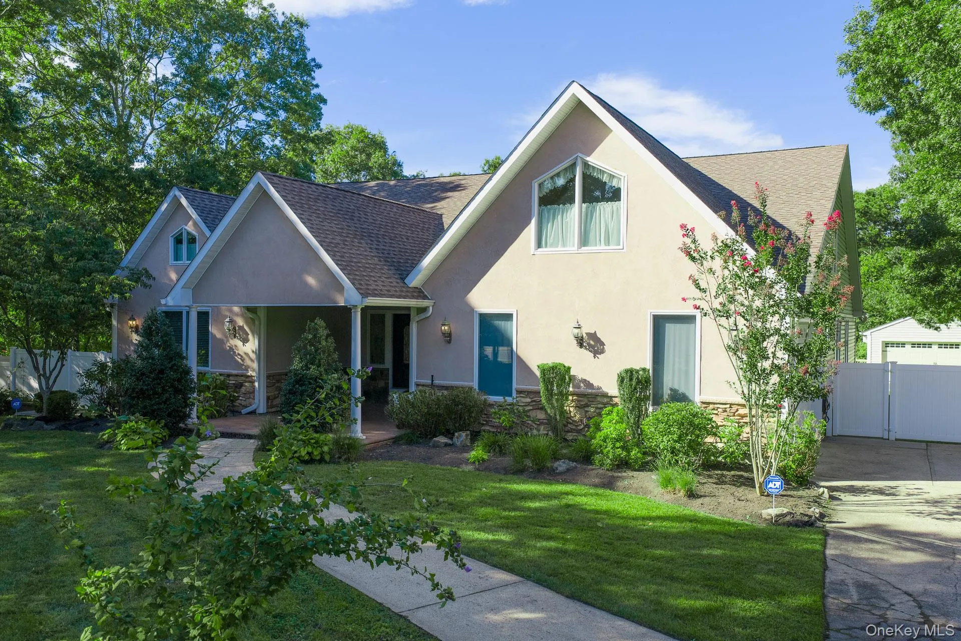 37 Woodside Avenue, Brookhaven, NY, 5 Bedrooms Bedrooms, 3 Rooms Rooms,2 BathroomsBathrooms,Residential,For Rent,Woodside,0,1055543 37 Woodside Avenue, Brookhaven, NY, 5 Bedrooms Bedrooms, 3 Rooms Rooms,2 BathroomsBathrooms,Residential,For Rent,Woodside,0,1055543