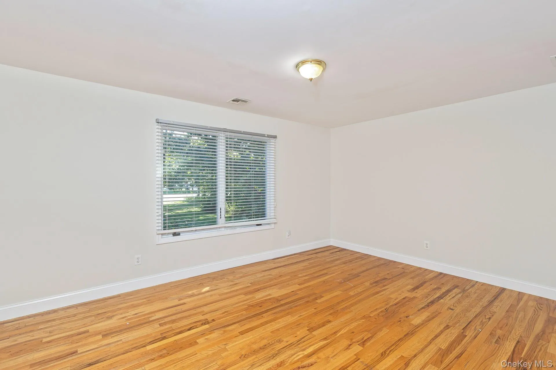 37 Woodside Avenue, Brookhaven, NY, 5 Bedrooms Bedrooms, 3 Rooms Rooms,2 BathroomsBathrooms,Residential,For Rent,Woodside,0,1055543 37 Woodside Avenue, Brookhaven, NY, 5 Bedrooms Bedrooms, 3 Rooms Rooms,2 BathroomsBathrooms,Residential,For Rent,Woodside,0,1055543