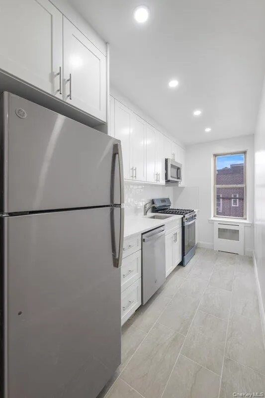 39-40 52nd Street, New York, NY, 1 Bedroom Bedrooms, 5 Rooms Rooms,1 BathroomBathrooms,Residential,For Rent,52nd,0,1055546 39-40 52nd Street, New York, NY, 1 Bedroom Bedrooms, 5 Rooms Rooms,1 BathroomBathrooms,Residential,For Rent,52nd,0,1055546