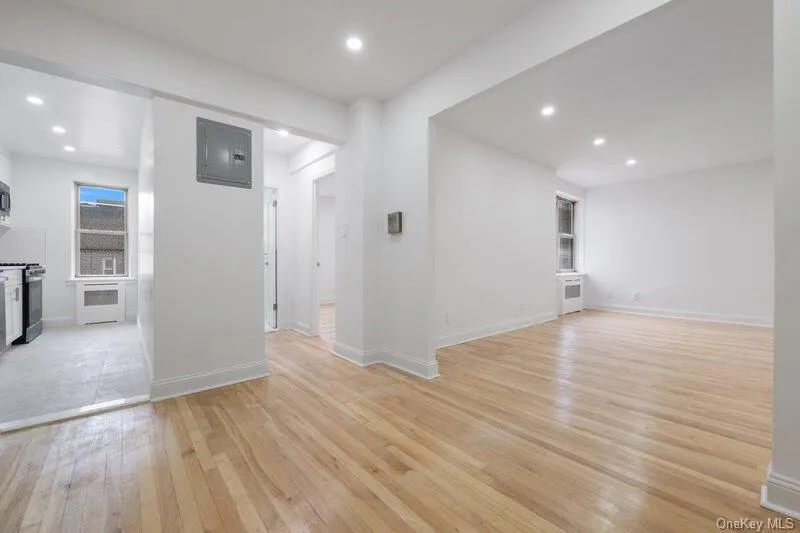 39-40 52nd Street, New York, NY, 1 Bedroom Bedrooms, 5 Rooms Rooms,1 BathroomBathrooms,Residential,For Rent,52nd,0,1055546 39-40 52nd Street, New York, NY, 1 Bedroom Bedrooms, 5 Rooms Rooms,1 BathroomBathrooms,Residential,For Rent,52nd,0,1055546