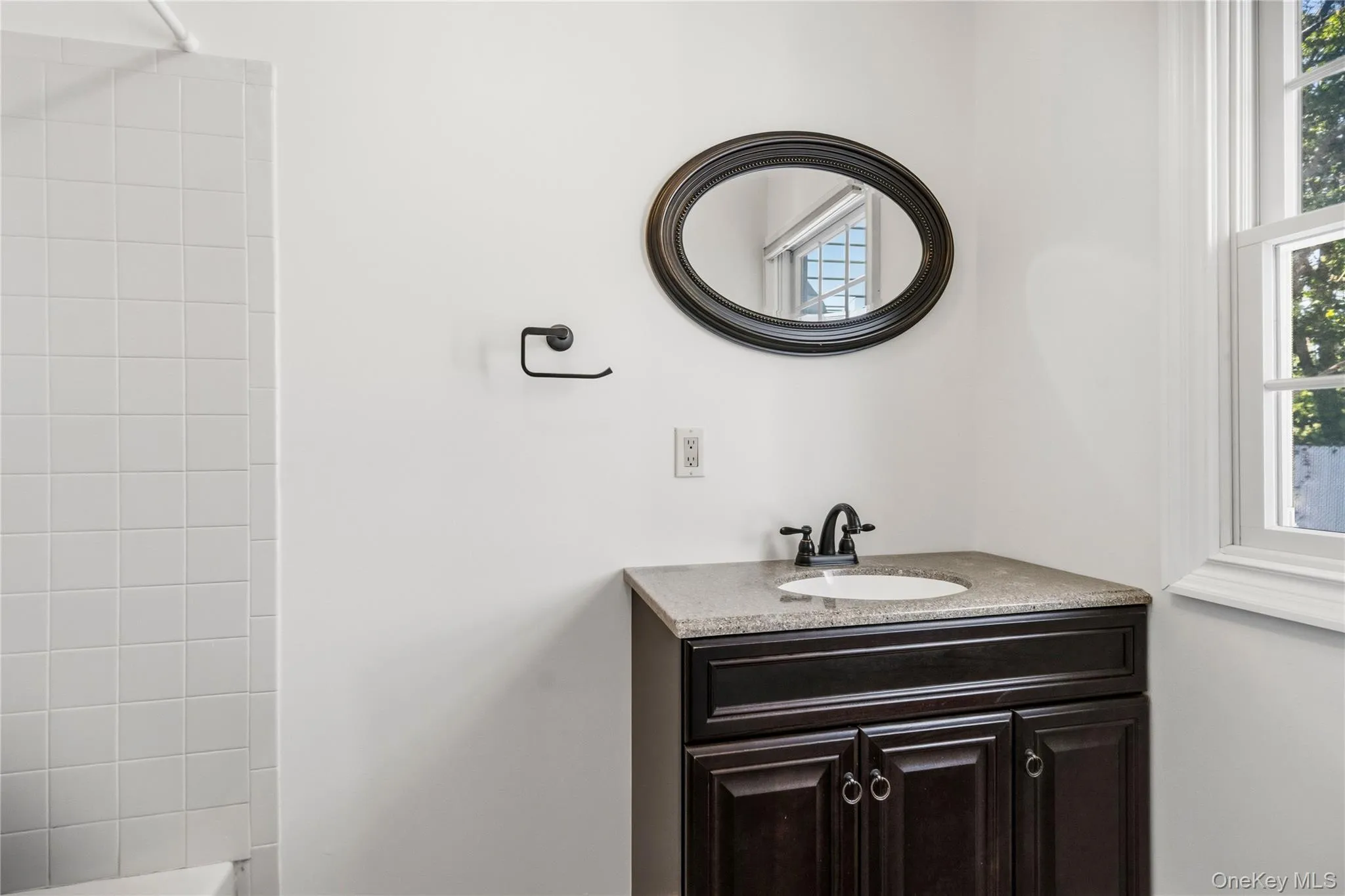 12 Brooktree Court, Islip, NY, 7 Bedrooms Bedrooms, 14 Rooms Rooms,4 BathroomsBathrooms,Residential,For Rent,Brooktree,0,1055548 12 Brooktree Court, Islip, NY, 7 Bedrooms Bedrooms, 14 Rooms Rooms,4 BathroomsBathrooms,Residential,For Rent,Brooktree,0,1055548