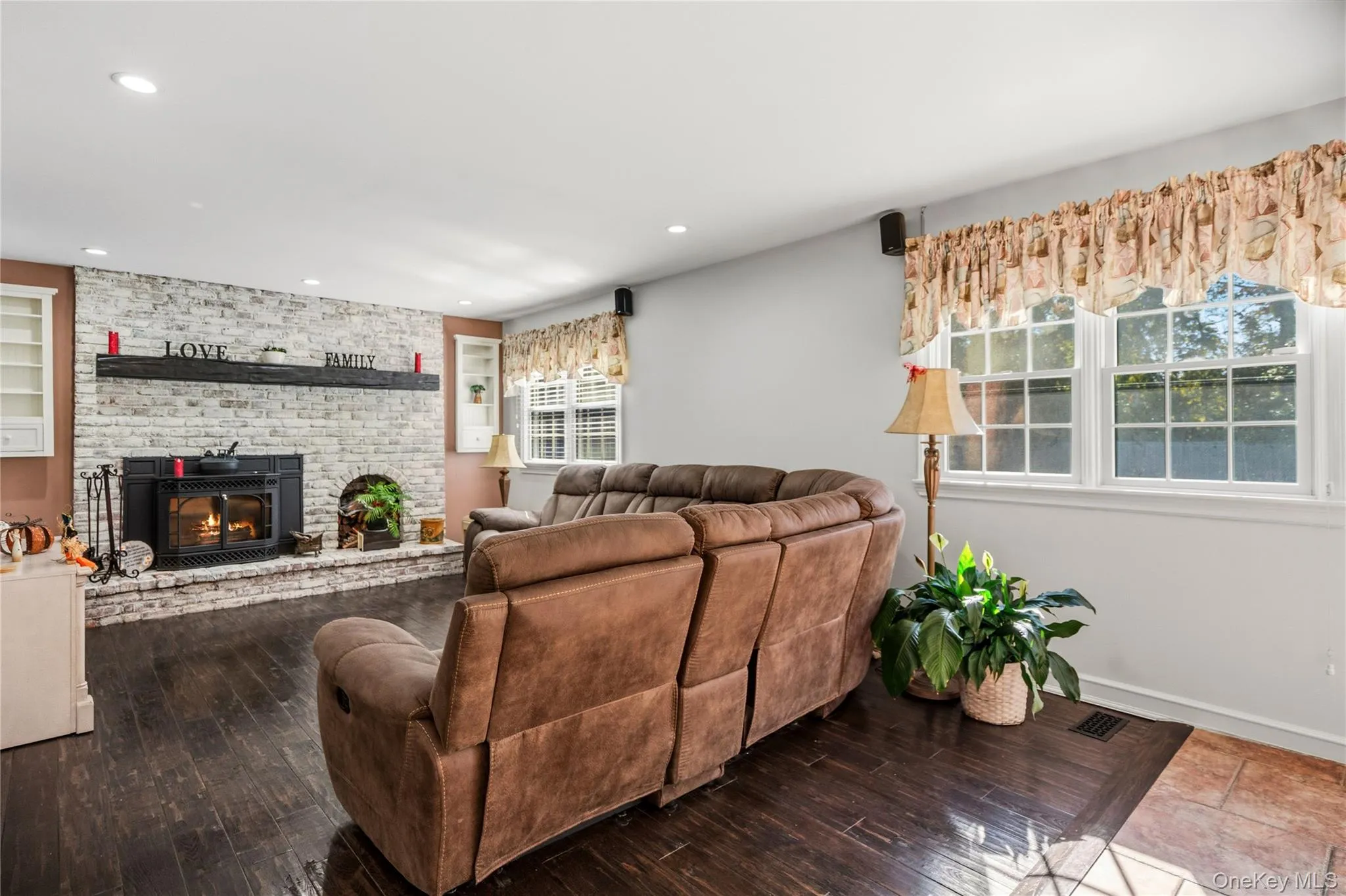 12 Brooktree Court, Islip, NY, 7 Bedrooms Bedrooms, 14 Rooms Rooms,4 BathroomsBathrooms,Residential,For Rent,Brooktree,0,1055548 12 Brooktree Court, Islip, NY, 7 Bedrooms Bedrooms, 14 Rooms Rooms,4 BathroomsBathrooms,Residential,For Rent,Brooktree,0,1055548