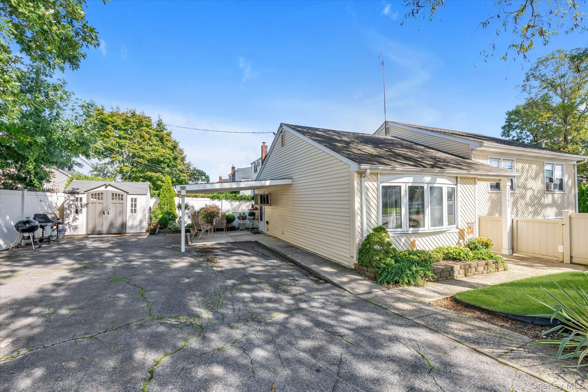 3265 Brower Avenue, Hempstead, NY, 3 Bedrooms Bedrooms, 8 Rooms Rooms,2 BathroomsBathrooms,Residential,For Rent,Brower,0,1055568 3265 Brower Avenue, Hempstead, NY, 3 Bedrooms Bedrooms, 8 Rooms Rooms,2 BathroomsBathrooms,Residential,For Rent,Brower,0,1055568