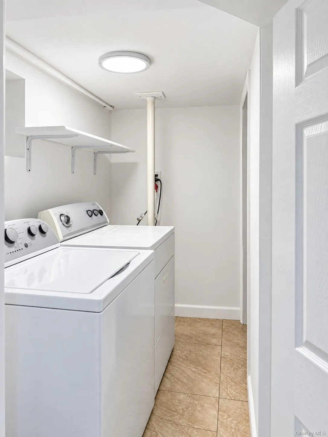 459 Roquette Avenue, North Hempstead, NY, 4 Bedrooms Bedrooms, 6 Rooms Rooms,2 BathroomsBathrooms,Residential,For Rent,Roquette,0,1055587 459 Roquette Avenue, North Hempstead, NY, 4 Bedrooms Bedrooms, 6 Rooms Rooms,2 BathroomsBathrooms,Residential,For Rent,Roquette,0,1055587