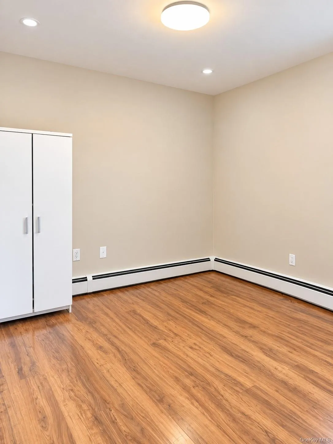 459 Roquette Avenue, North Hempstead, NY, 4 Bedrooms Bedrooms, 6 Rooms Rooms,2 BathroomsBathrooms,Residential,For Rent,Roquette,0,1055587 459 Roquette Avenue, North Hempstead, NY, 4 Bedrooms Bedrooms, 6 Rooms Rooms,2 BathroomsBathrooms,Residential,For Rent,Roquette,0,1055587