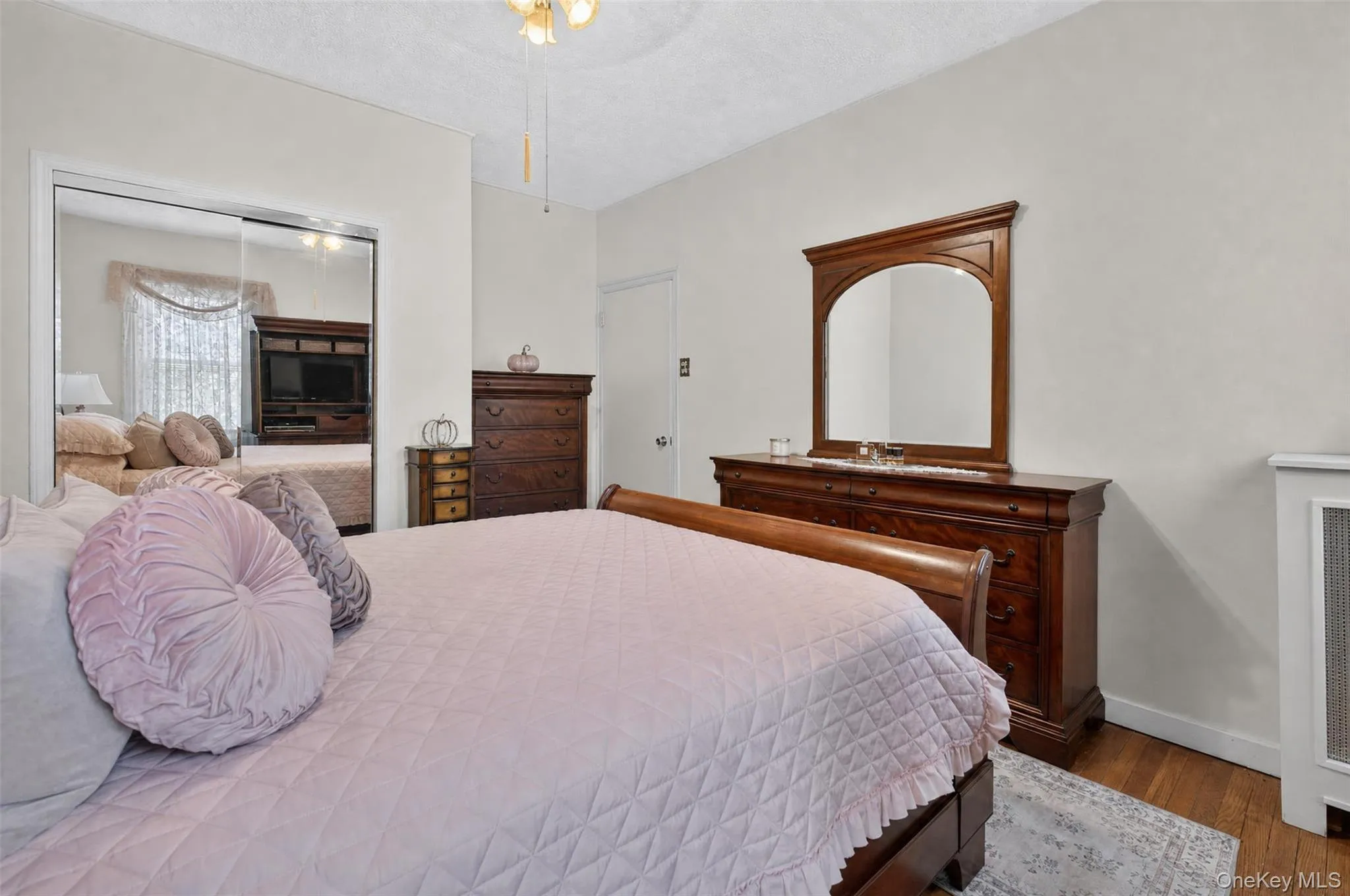 2518 Glebe Avenue, New York, NY, 3 Bedrooms Bedrooms, 10 Rooms Rooms,1 BathroomBathrooms,Residential,For Rent,Glebe,0,1055590 2518 Glebe Avenue, New York, NY, 3 Bedrooms Bedrooms, 10 Rooms Rooms,1 BathroomBathrooms,Residential,For Rent,Glebe,0,1055590