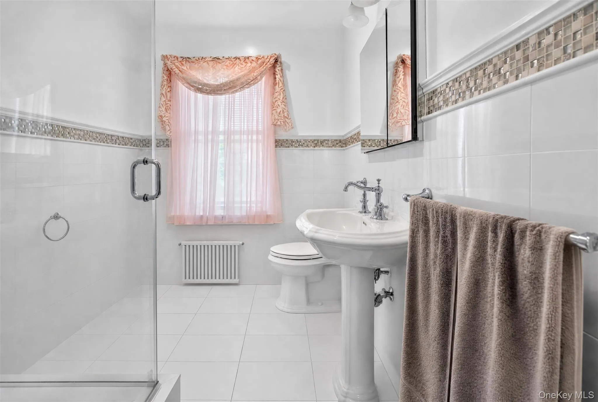 2518 Glebe Avenue, New York, NY, 3 Bedrooms Bedrooms, 10 Rooms Rooms,1 BathroomBathrooms,Residential,For Rent,Glebe,0,1055590 2518 Glebe Avenue, New York, NY, 3 Bedrooms Bedrooms, 10 Rooms Rooms,1 BathroomBathrooms,Residential,For Rent,Glebe,0,1055590