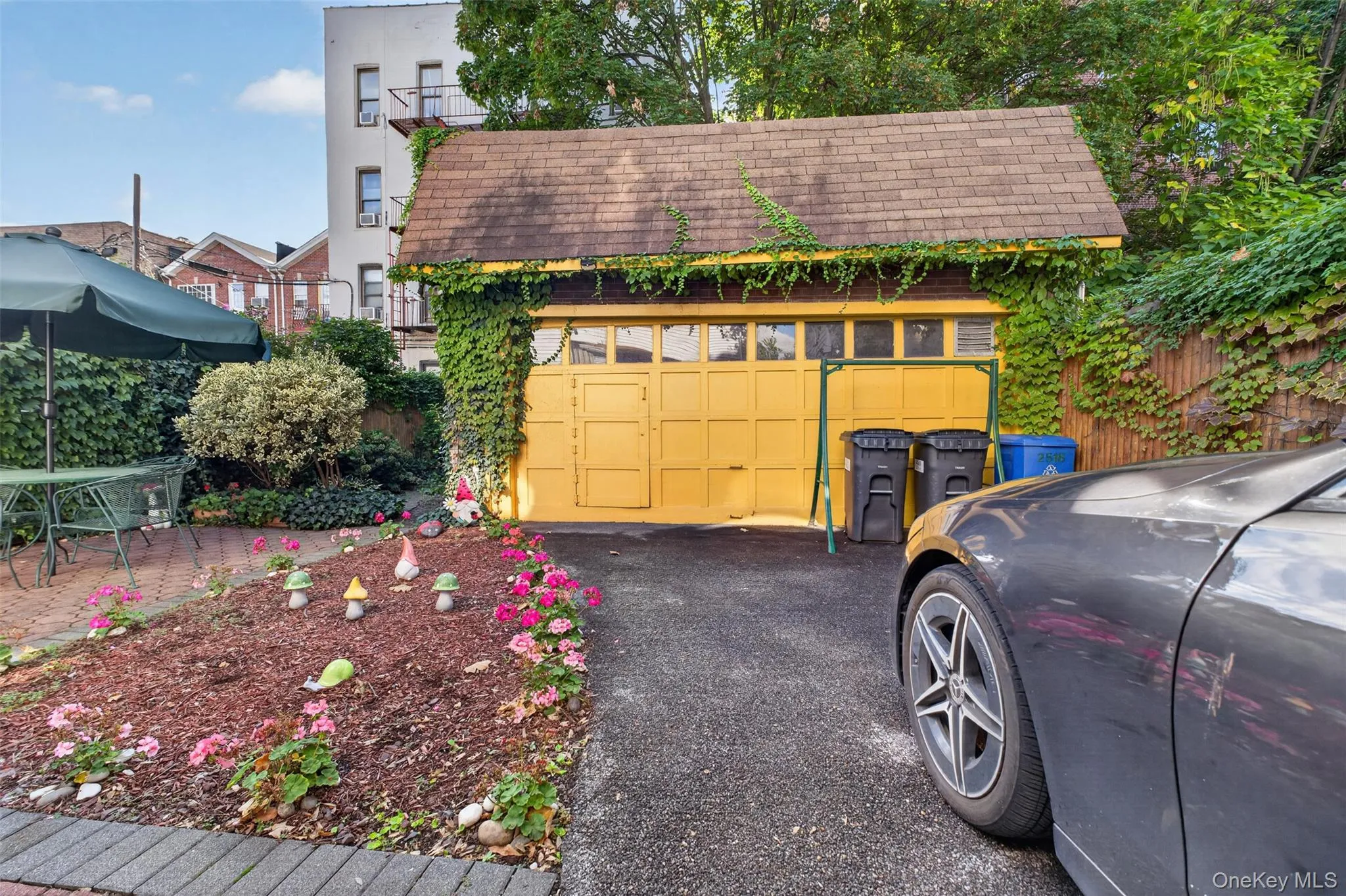 2518 Glebe Avenue, New York, NY, 3 Bedrooms Bedrooms, 10 Rooms Rooms,1 BathroomBathrooms,Residential,For Rent,Glebe,0,1055590 2518 Glebe Avenue, New York, NY, 3 Bedrooms Bedrooms, 10 Rooms Rooms,1 BathroomBathrooms,Residential,For Rent,Glebe,0,1055590