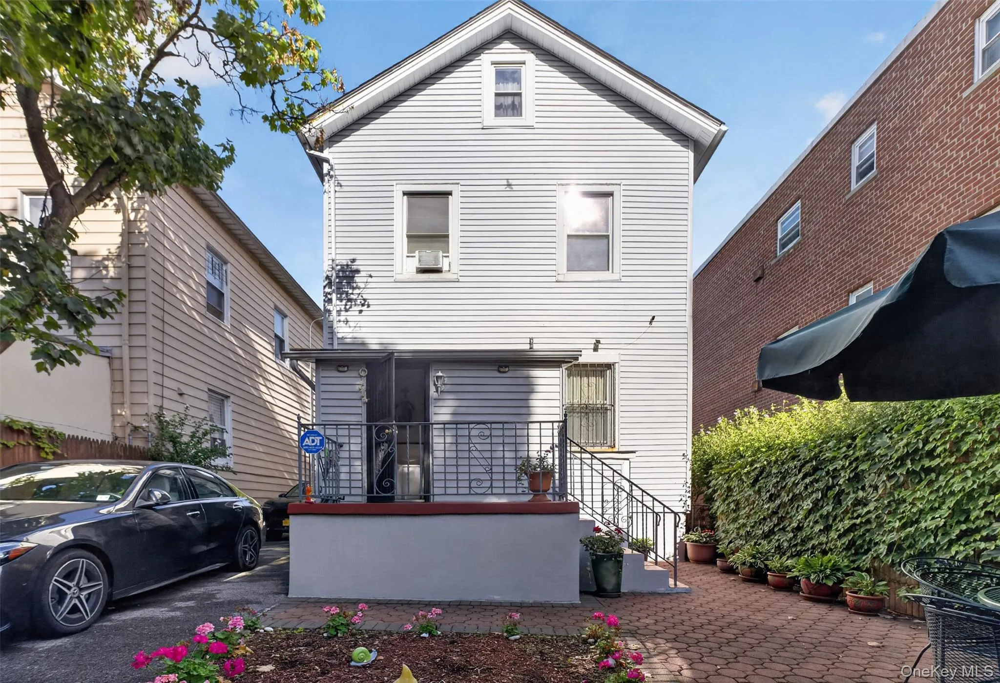 2518 Glebe Avenue, New York, NY, 3 Bedrooms Bedrooms, 10 Rooms Rooms,1 BathroomBathrooms,Residential,For Rent,Glebe,0,1055590 2518 Glebe Avenue, New York, NY, 3 Bedrooms Bedrooms, 10 Rooms Rooms,1 BathroomBathrooms,Residential,For Rent,Glebe,0,1055590