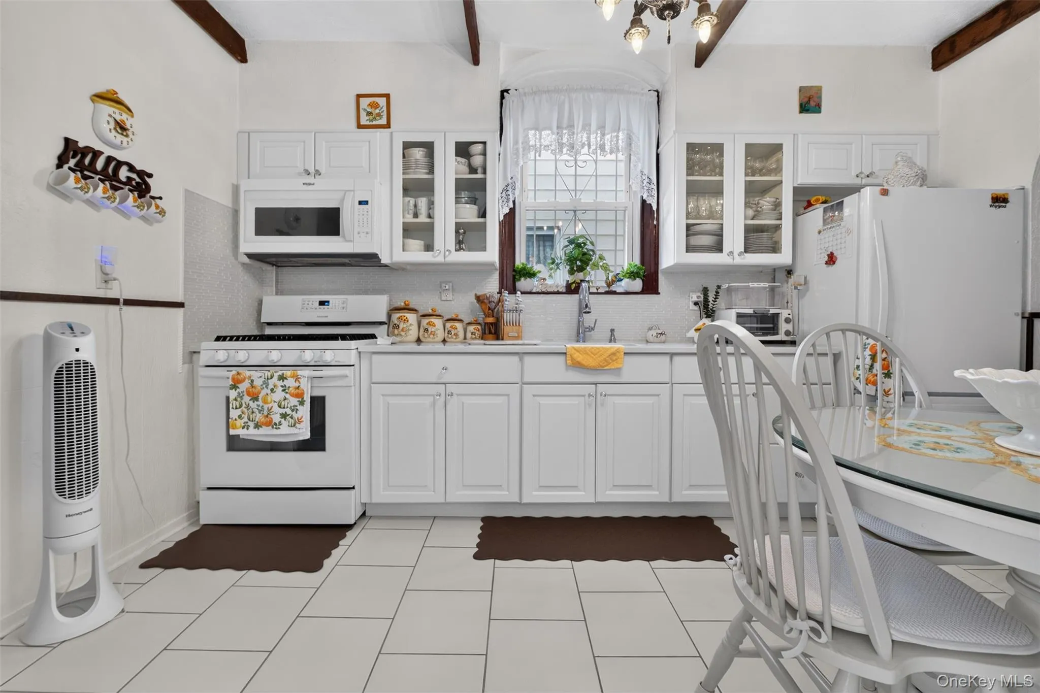 2518 Glebe Avenue, New York, NY, 3 Bedrooms Bedrooms, 10 Rooms Rooms,1 BathroomBathrooms,Residential,For Rent,Glebe,0,1055590 2518 Glebe Avenue, New York, NY, 3 Bedrooms Bedrooms, 10 Rooms Rooms,1 BathroomBathrooms,Residential,For Rent,Glebe,0,1055590