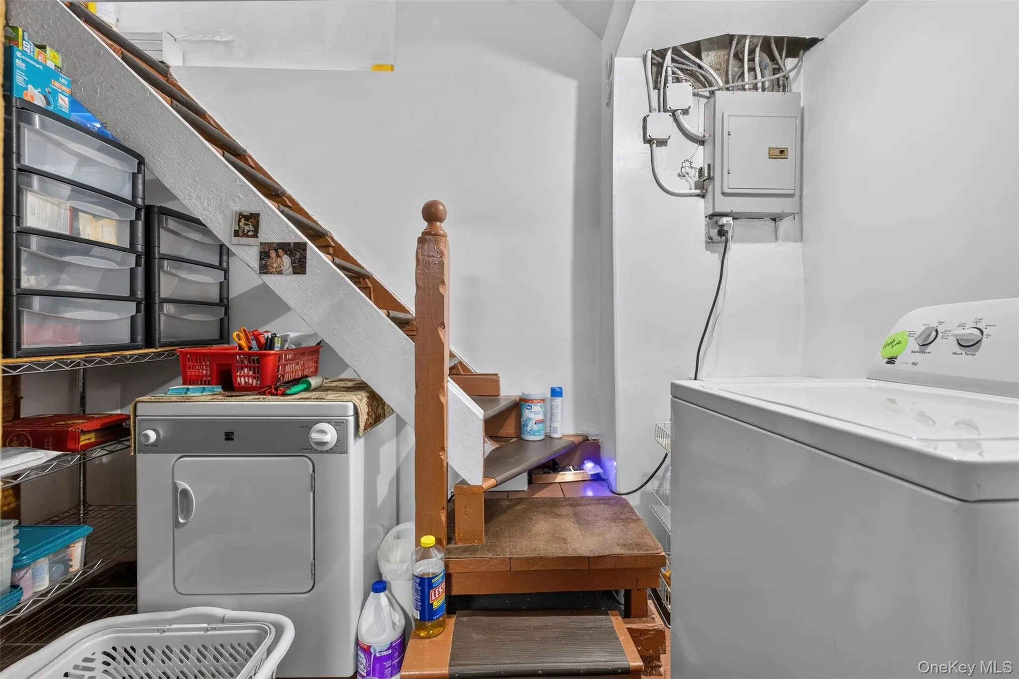 2518 Glebe Avenue, New York, NY, 3 Bedrooms Bedrooms, 10 Rooms Rooms,1 BathroomBathrooms,Residential,For Rent,Glebe,0,1055590 2518 Glebe Avenue, New York, NY, 3 Bedrooms Bedrooms, 10 Rooms Rooms,1 BathroomBathrooms,Residential,For Rent,Glebe,0,1055590