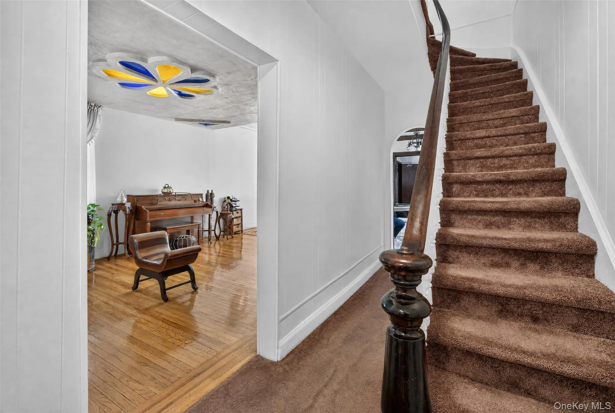 2518 Glebe Avenue, New York, NY, 3 Bedrooms Bedrooms, 10 Rooms Rooms,1 BathroomBathrooms,Residential,For Rent,Glebe,0,1055590 2518 Glebe Avenue, New York, NY, 3 Bedrooms Bedrooms, 10 Rooms Rooms,1 BathroomBathrooms,Residential,For Rent,Glebe,0,1055590