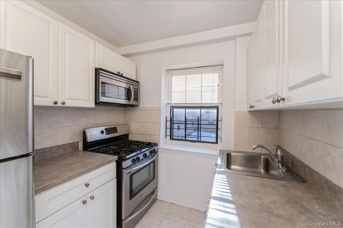 78-11 Main Street, New York, NY, 1 Bedroom Bedrooms, 3 Rooms Rooms,1 BathroomBathrooms,Residential,For Rent,Main,0,1055593 78-11 Main Street, New York, NY, 1 Bedroom Bedrooms, 3 Rooms Rooms,1 BathroomBathrooms,Residential,For Rent,Main,0,1055593