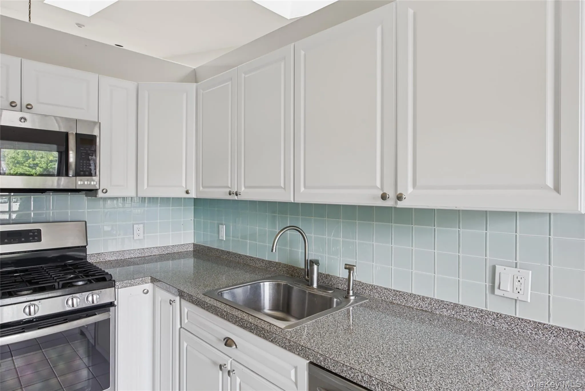 65 Eric Drive, Brookhaven, NY, 2 Bedrooms Bedrooms, 5 Rooms Rooms,2 BathroomsBathrooms,Residential,For Rent,Eric,0,1055595 65 Eric Drive, Brookhaven, NY, 2 Bedrooms Bedrooms, 5 Rooms Rooms,2 BathroomsBathrooms,Residential,For Rent,Eric,0,1055595