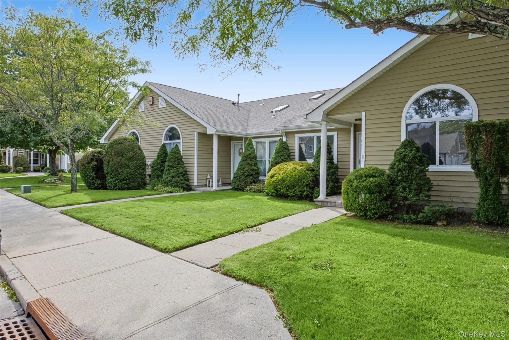 65 Eric Drive, Brookhaven, NY, 2 Bedrooms Bedrooms, 5 Rooms Rooms,2 BathroomsBathrooms,Residential,For Rent,Eric,0,1055595 65 Eric Drive, Brookhaven, NY, 2 Bedrooms Bedrooms, 5 Rooms Rooms,2 BathroomsBathrooms,Residential,For Rent,Eric,0,1055595