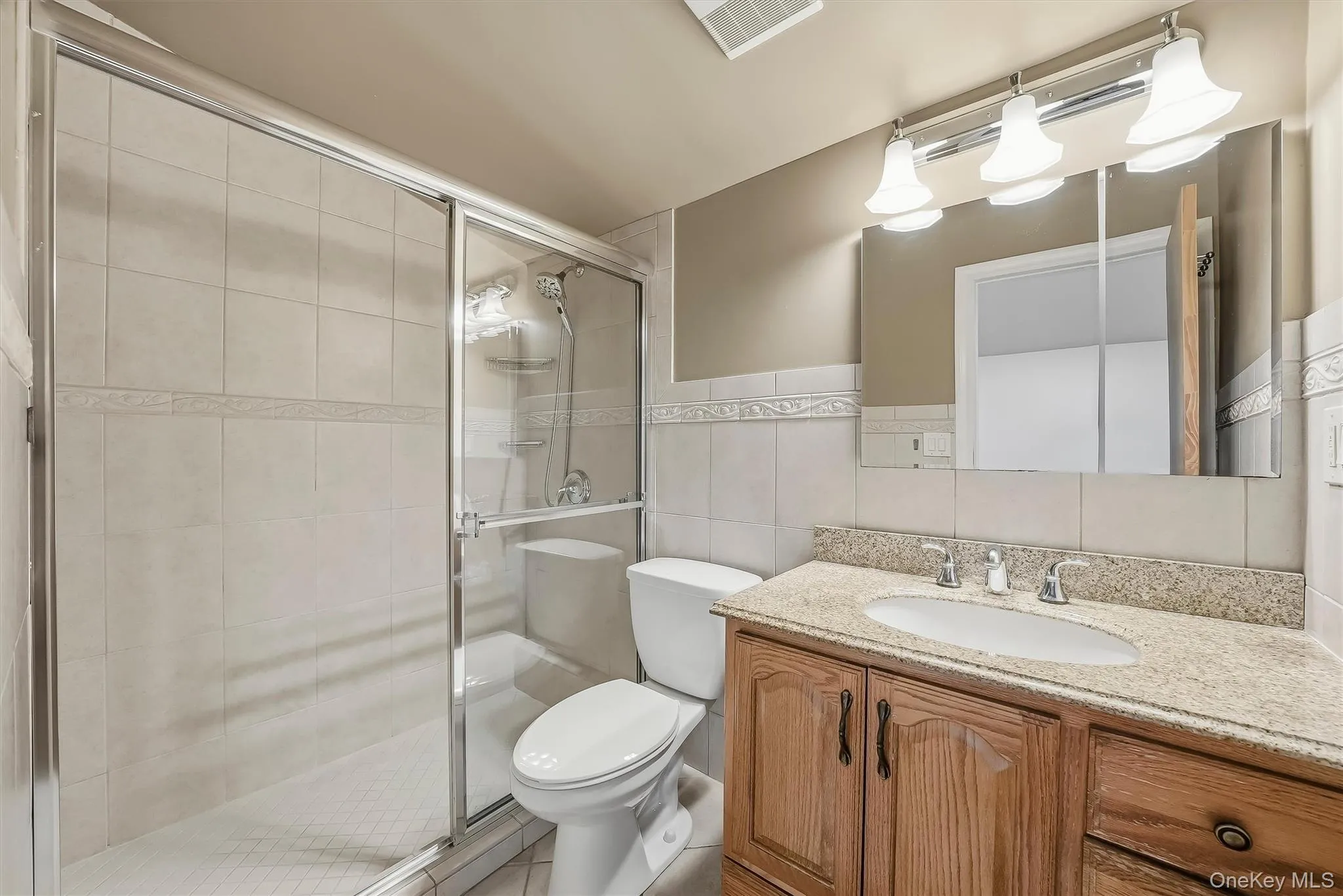 Primary en-suite bathroom. Primary en-suite bathroom.
