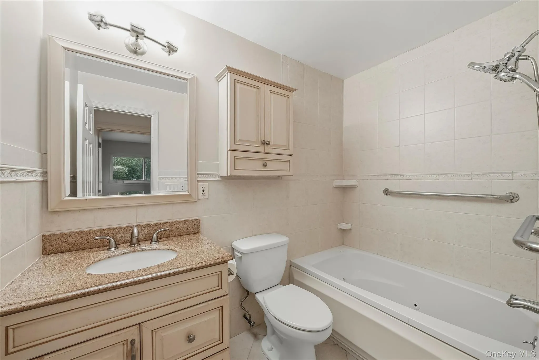 Hall bathroom. Hall bathroom.