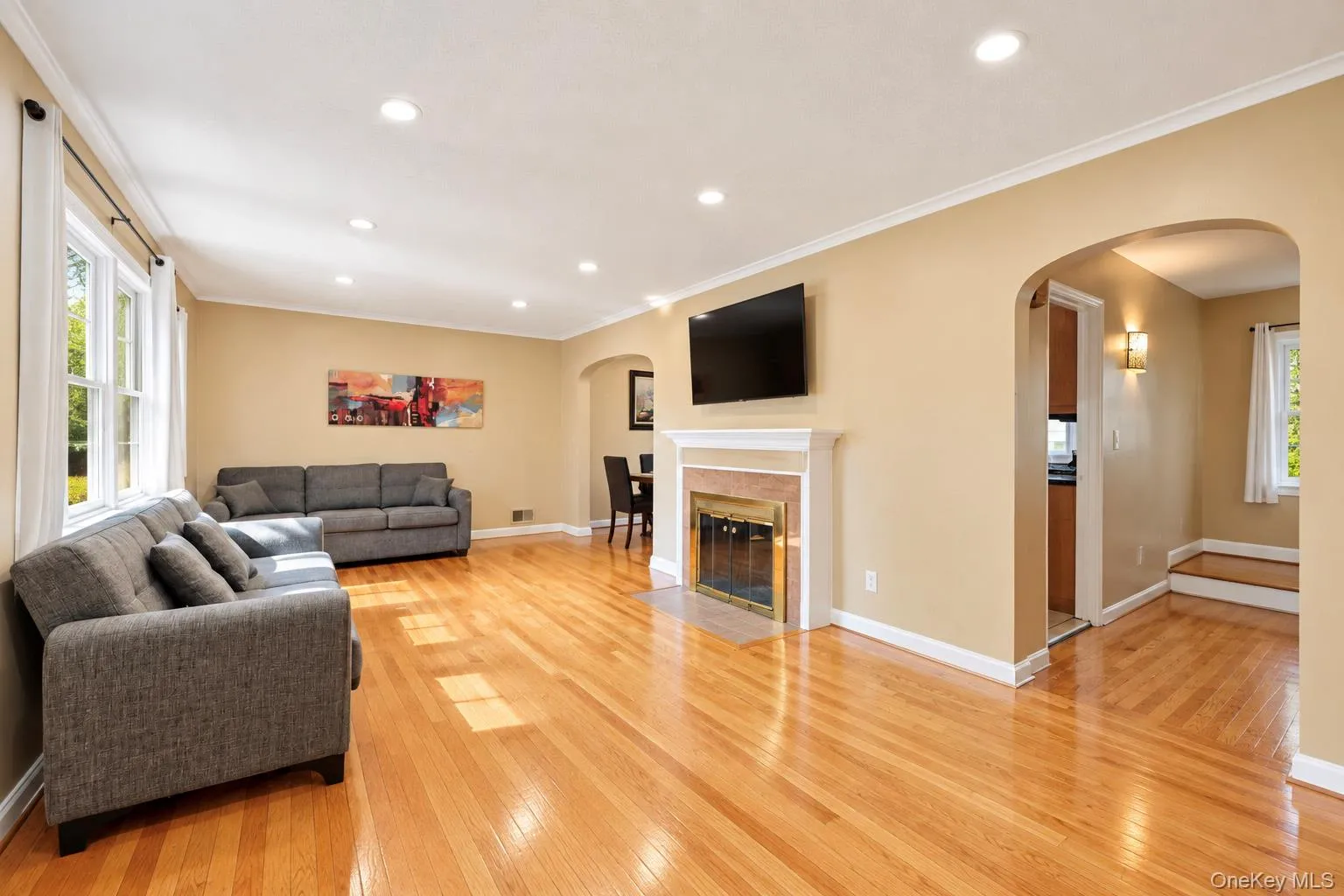 97 Page Avenue, Yonkers, NY, 3 Bedrooms Bedrooms, 7 Rooms Rooms,2 BathroomsBathrooms,Residential,For Rent,Page,0,1055624 97 Page Avenue, Yonkers, NY, 3 Bedrooms Bedrooms, 7 Rooms Rooms,2 BathroomsBathrooms,Residential,For Rent,Page,0,1055624