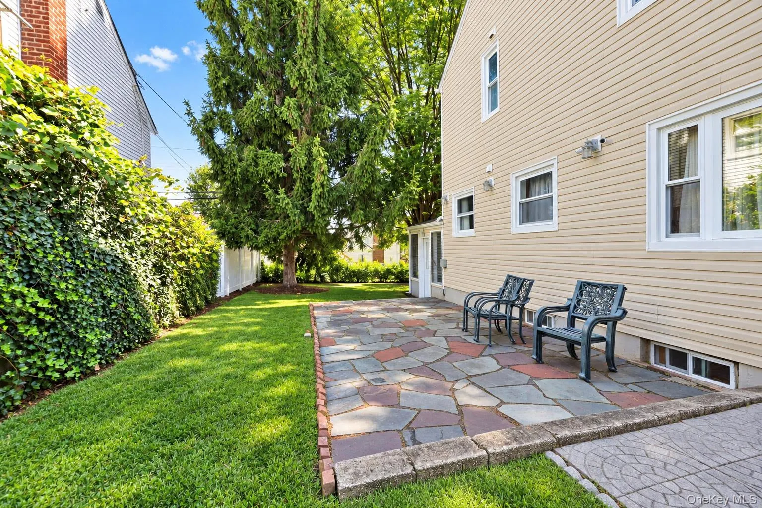 97 Page Avenue, Yonkers, NY, 3 Bedrooms Bedrooms, 7 Rooms Rooms,2 BathroomsBathrooms,Residential,For Rent,Page,0,1055624 97 Page Avenue, Yonkers, NY, 3 Bedrooms Bedrooms, 7 Rooms Rooms,2 BathroomsBathrooms,Residential,For Rent,Page,0,1055624