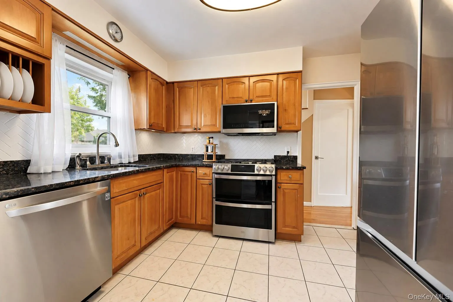 97 Page Avenue, Yonkers, NY, 3 Bedrooms Bedrooms, 7 Rooms Rooms,2 BathroomsBathrooms,Residential,For Rent,Page,0,1055624 97 Page Avenue, Yonkers, NY, 3 Bedrooms Bedrooms, 7 Rooms Rooms,2 BathroomsBathrooms,Residential,For Rent,Page,0,1055624