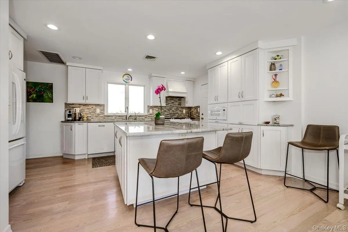 132 Blackheath Road, Hempstead, NY, 4 Bedrooms Bedrooms, 8 Rooms Rooms,3 BathroomsBathrooms,Residential,For Rent,Blackheath,0,1055626 132 Blackheath Road, Hempstead, NY, 4 Bedrooms Bedrooms, 8 Rooms Rooms,3 BathroomsBathrooms,Residential,For Rent,Blackheath,0,1055626