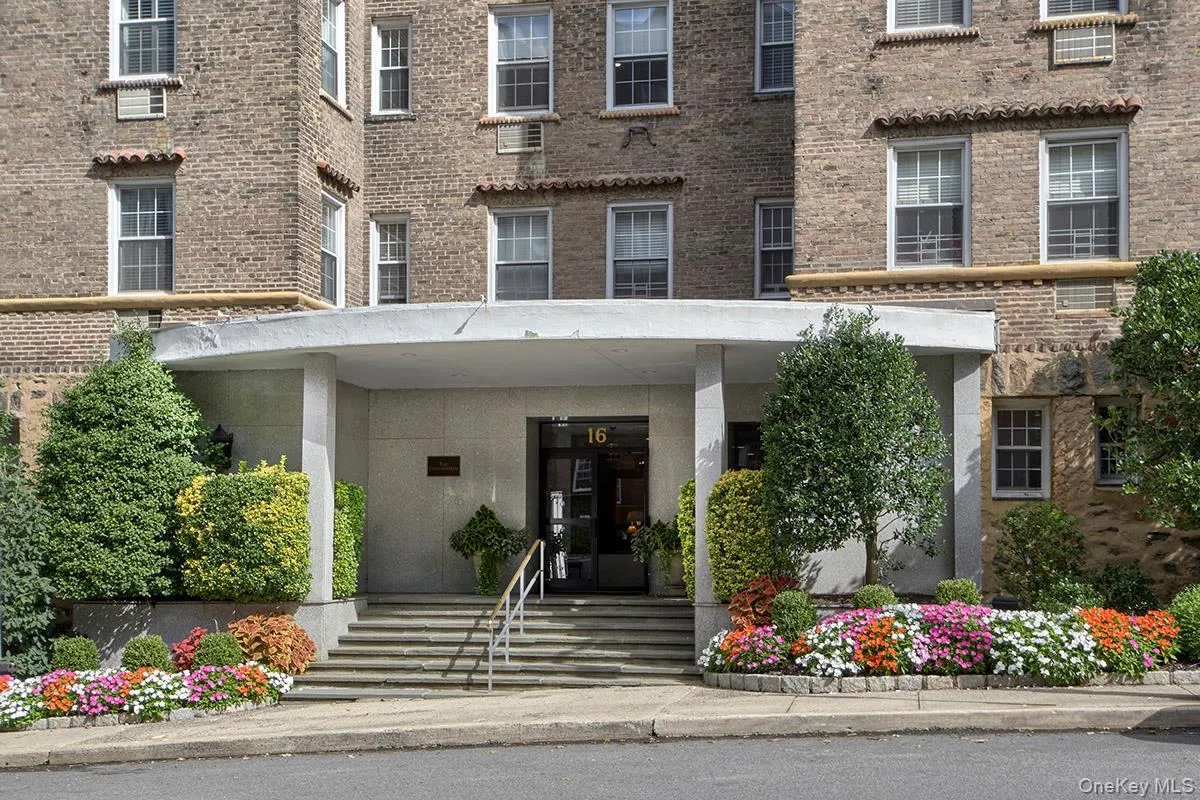 16 Chatsworth Avenue, Mamaroneck, NY, 1 Bedroom Bedrooms, 4 Rooms Rooms,1 BathroomBathrooms,Residential,For Rent,Chatsworth,0,1055632 16 Chatsworth Avenue, Mamaroneck, NY, 1 Bedroom Bedrooms, 4 Rooms Rooms,1 BathroomBathrooms,Residential,For Rent,Chatsworth,0,1055632