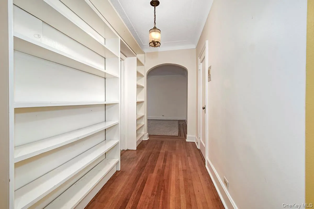 16 Chatsworth Avenue, Mamaroneck, NY, 1 Bedroom Bedrooms, 4 Rooms Rooms,1 BathroomBathrooms,Residential,For Rent,Chatsworth,0,1055632 16 Chatsworth Avenue, Mamaroneck, NY, 1 Bedroom Bedrooms, 4 Rooms Rooms,1 BathroomBathrooms,Residential,For Rent,Chatsworth,0,1055632