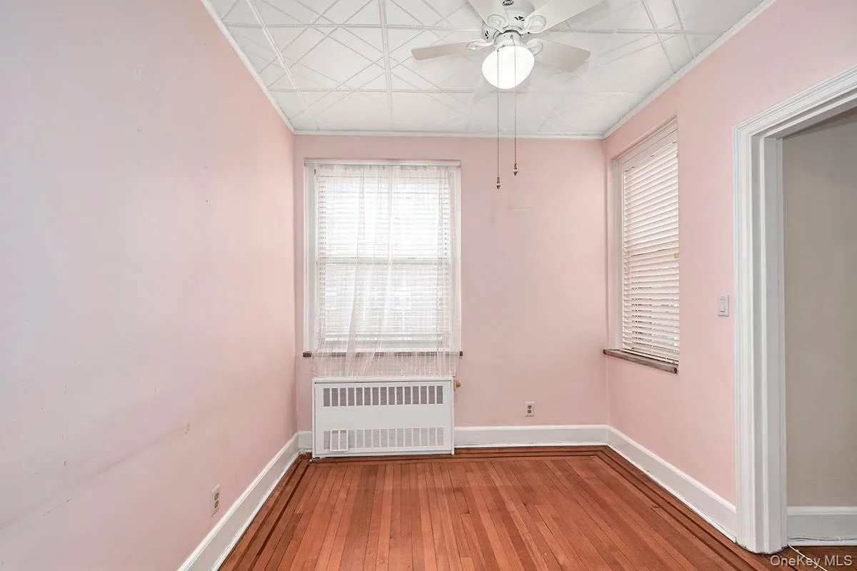 16 Chatsworth Avenue, Mamaroneck, NY, 1 Bedroom Bedrooms, 4 Rooms Rooms,1 BathroomBathrooms,Residential,For Rent,Chatsworth,0,1055632 16 Chatsworth Avenue, Mamaroneck, NY, 1 Bedroom Bedrooms, 4 Rooms Rooms,1 BathroomBathrooms,Residential,For Rent,Chatsworth,0,1055632