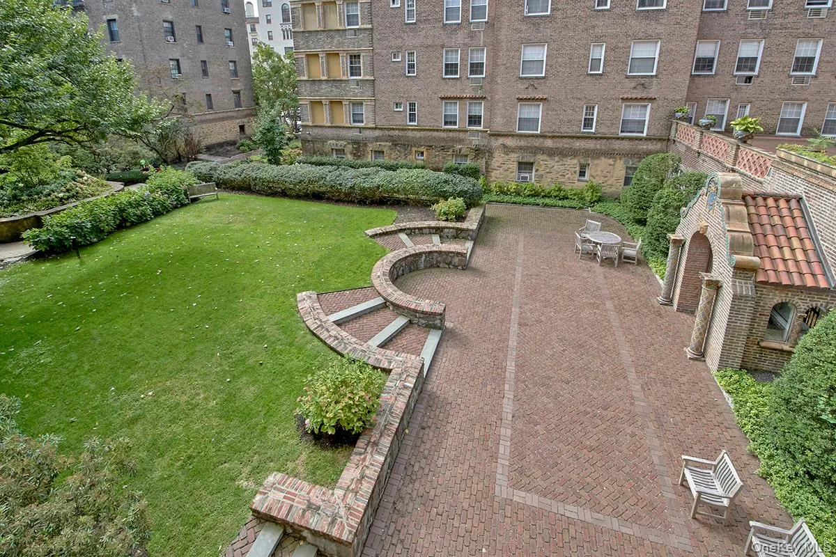 Courtyard View from the Unit Courtyard View from the Unit