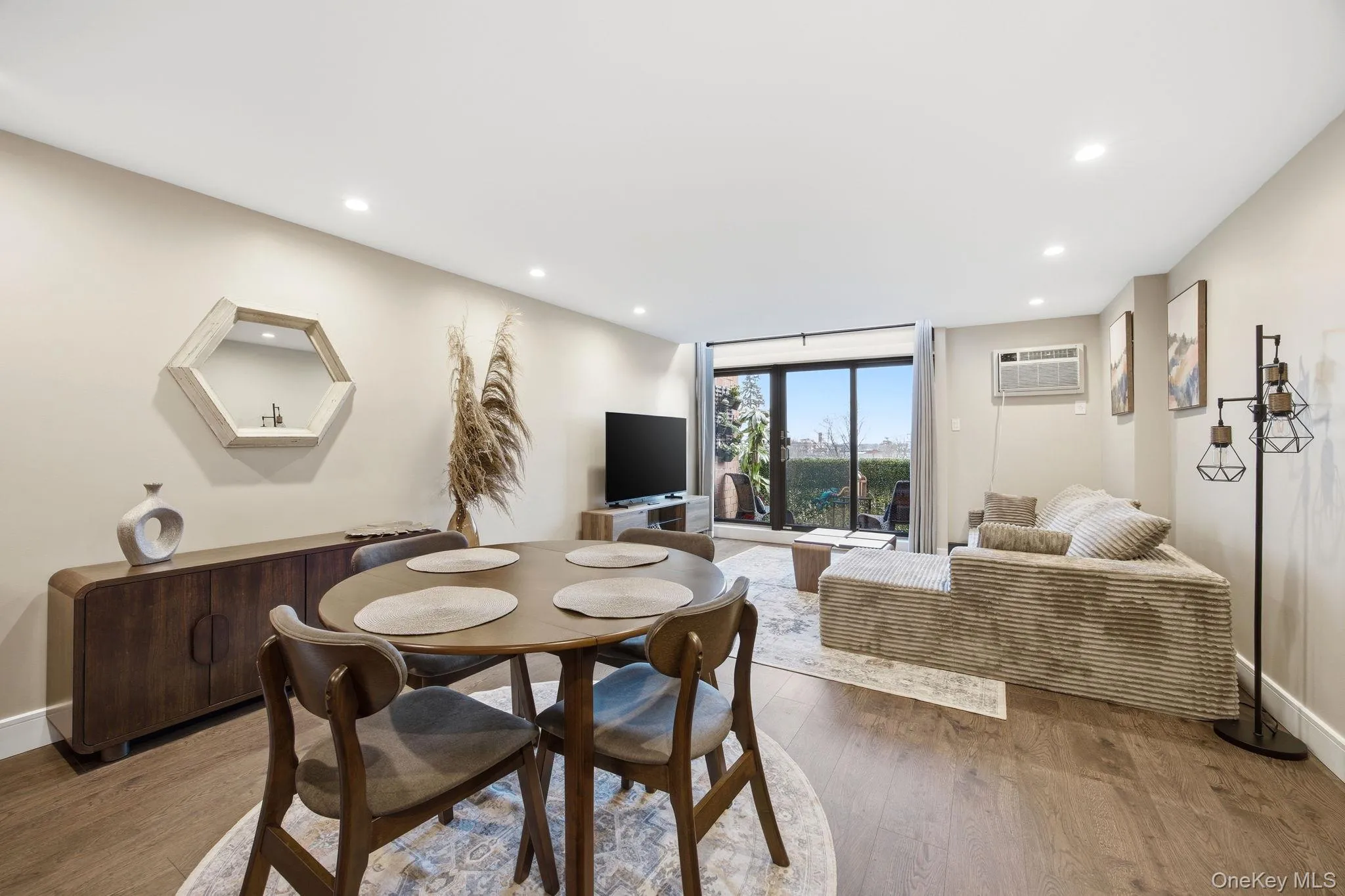 84-62 Austin Street, New York, NY, 1 Bedroom Bedrooms, 3 Rooms Rooms,1 BathroomBathrooms,Residential,For Rent,Austin,0,1055639 84-62 Austin Street, New York, NY, 1 Bedroom Bedrooms, 3 Rooms Rooms,1 BathroomBathrooms,Residential,For Rent,Austin,0,1055639