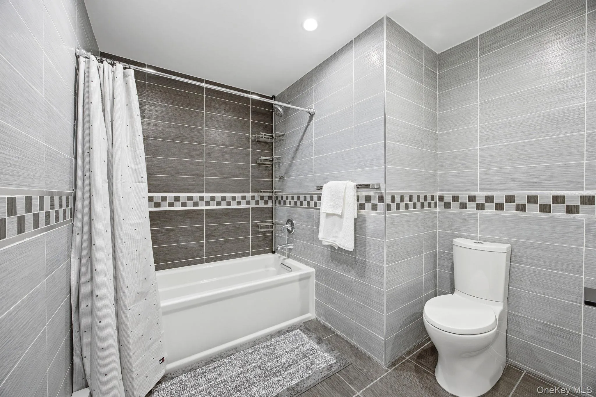 84-62 Austin Street, New York, NY, 1 Bedroom Bedrooms, 3 Rooms Rooms,1 BathroomBathrooms,Residential,For Rent,Austin,0,1055639 84-62 Austin Street, New York, NY, 1 Bedroom Bedrooms, 3 Rooms Rooms,1 BathroomBathrooms,Residential,For Rent,Austin,0,1055639
