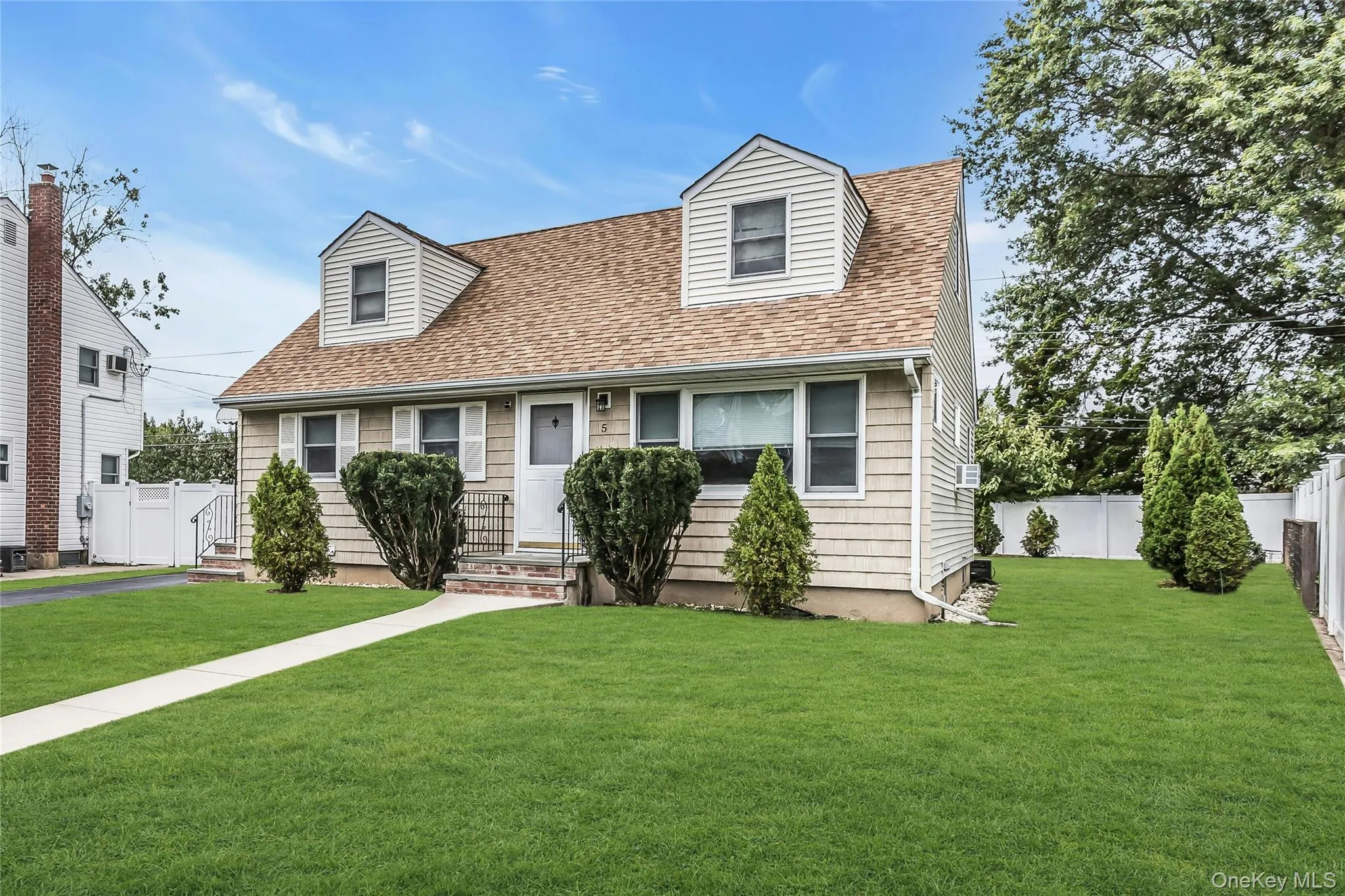 5 Plover Lane, Oyster Bay, NY, 2 Bedrooms Bedrooms, 5 Rooms Rooms,1 BathroomBathrooms,Residential,For Rent,Plover,0,1055640 5 Plover Lane, Oyster Bay, NY, 2 Bedrooms Bedrooms, 5 Rooms Rooms,1 BathroomBathrooms,Residential,For Rent,Plover,0,1055640