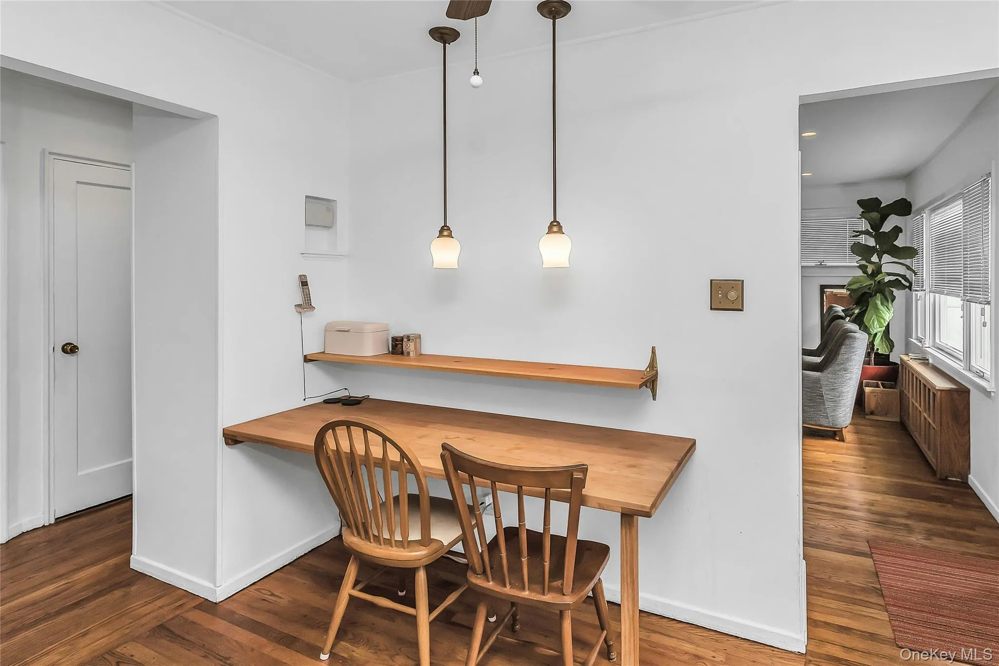 5 Plover Lane, Oyster Bay, NY, 2 Bedrooms Bedrooms, 5 Rooms Rooms,1 BathroomBathrooms,Residential,For Rent,Plover,0,1055640 5 Plover Lane, Oyster Bay, NY, 2 Bedrooms Bedrooms, 5 Rooms Rooms,1 BathroomBathrooms,Residential,For Rent,Plover,0,1055640