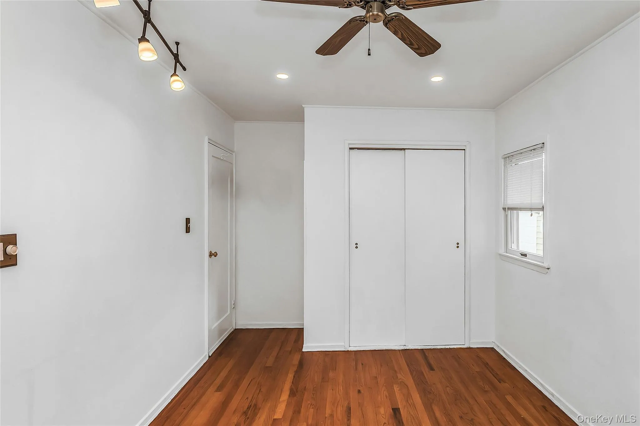 5 Plover Lane, Oyster Bay, NY, 2 Bedrooms Bedrooms, 5 Rooms Rooms,1 BathroomBathrooms,Residential,For Rent,Plover,0,1055640 5 Plover Lane, Oyster Bay, NY, 2 Bedrooms Bedrooms, 5 Rooms Rooms,1 BathroomBathrooms,Residential,For Rent,Plover,0,1055640
