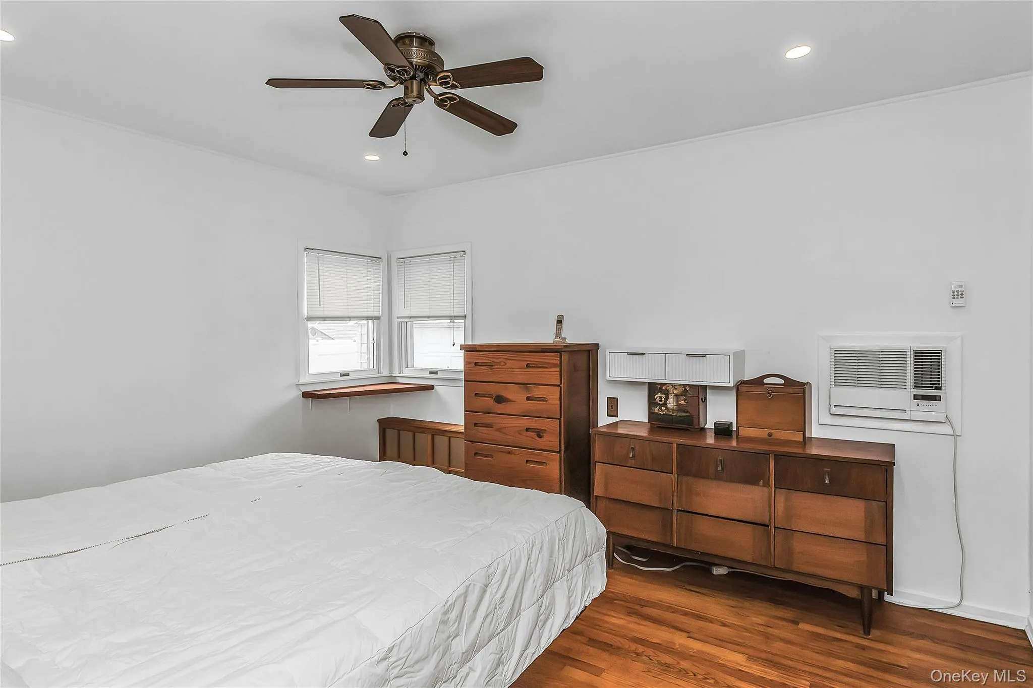 5 Plover Lane, Oyster Bay, NY, 2 Bedrooms Bedrooms, 5 Rooms Rooms,1 BathroomBathrooms,Residential,For Rent,Plover,0,1055640 5 Plover Lane, Oyster Bay, NY, 2 Bedrooms Bedrooms, 5 Rooms Rooms,1 BathroomBathrooms,Residential,For Rent,Plover,0,1055640