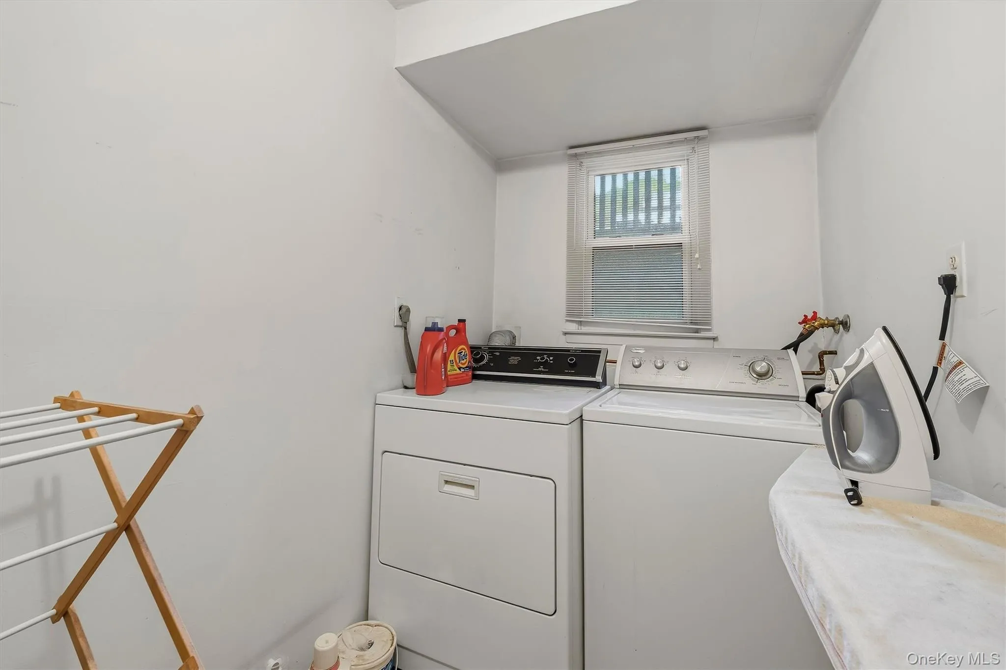 4 Letts Circle, Monroe, NY, 4 Bedrooms Bedrooms, 8 Rooms Rooms,2 BathroomsBathrooms,Residential,For Rent,Letts,0,1055643 4 Letts Circle, Monroe, NY, 4 Bedrooms Bedrooms, 8 Rooms Rooms,2 BathroomsBathrooms,Residential,For Rent,Letts,0,1055643