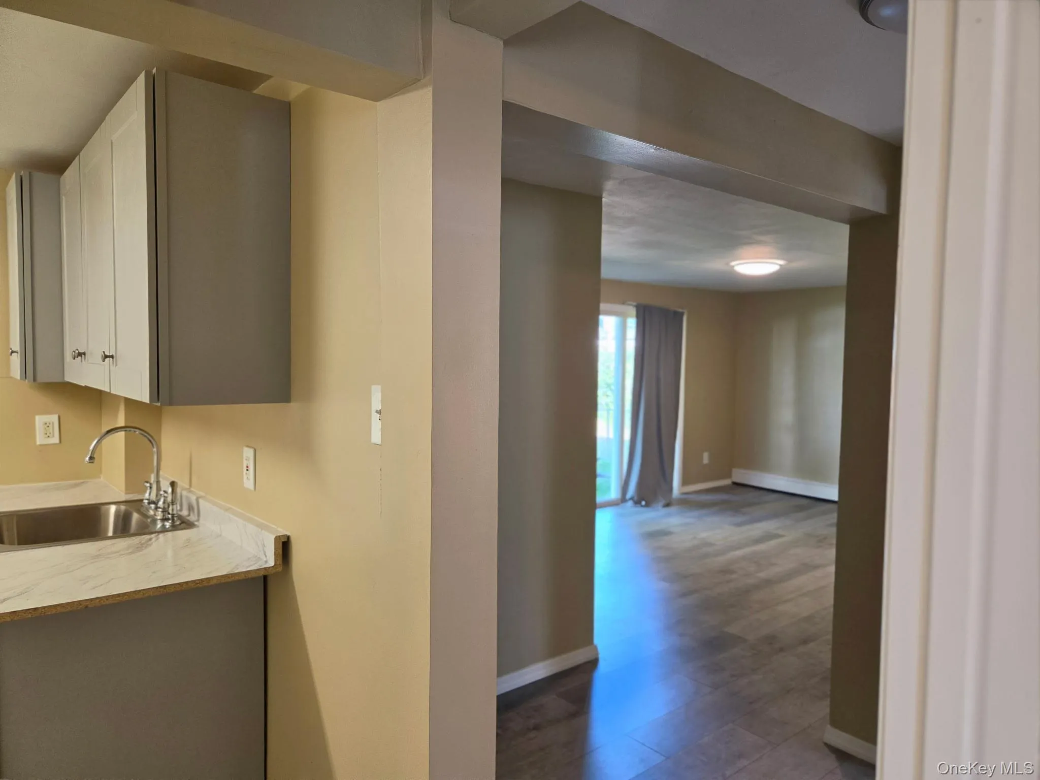 11 Centerwood Street, Babylon, NY, 2 Bedroom Bedrooms, 5 Room Rooms,1 BathroomBathrooms,Residential Lease,For Rent,Centerwood,0,1055645 11 Centerwood Street, Babylon, NY, 2 Bedroom Bedrooms, 5 Room Rooms,1 BathroomBathrooms,Residential Lease,For Rent,Centerwood,0,1055645
