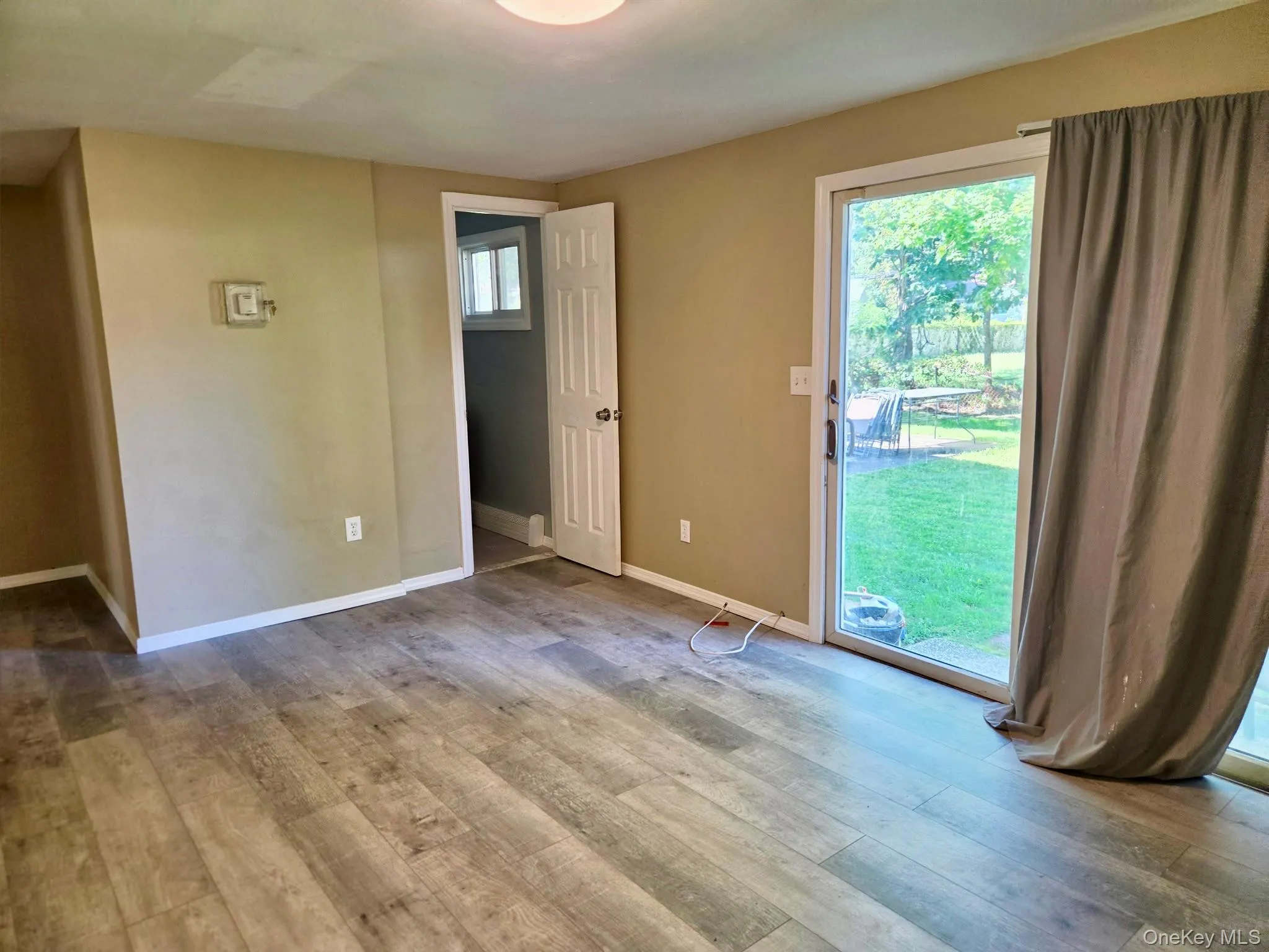 11 Centerwood Street, Babylon, NY, 2 Bedroom Bedrooms, 5 Room Rooms,1 BathroomBathrooms,Residential Lease,For Rent,Centerwood,0,1055645 11 Centerwood Street, Babylon, NY, 2 Bedroom Bedrooms, 5 Room Rooms,1 BathroomBathrooms,Residential Lease,For Rent,Centerwood,0,1055645