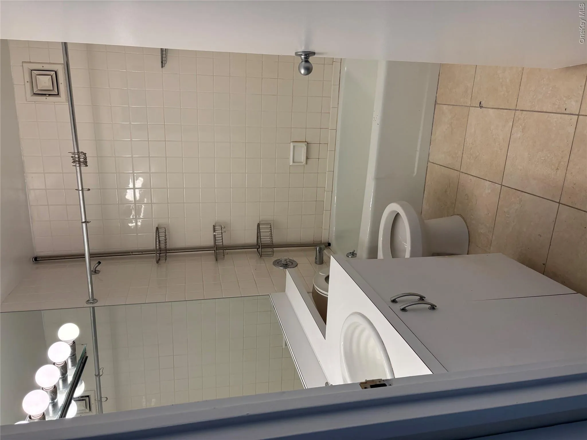 2 Bay Club Drive, New York, NY, 1 Bedroom Bedrooms, 4 Rooms Rooms,1 BathroomBathrooms,Residential,For Rent,Bay Club,0,1055648 2 Bay Club Drive, New York, NY, 1 Bedroom Bedrooms, 4 Rooms Rooms,1 BathroomBathrooms,Residential,For Rent,Bay Club,0,1055648