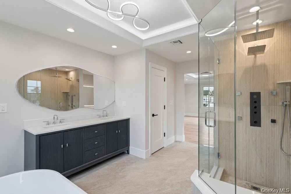 35 Main Parkway, Oyster Bay, NY, 5 Bedroom Bedrooms, 10 Room Rooms,3 BathroomBathrooms,Residential Lease,For Rent,Main,0,1055650 35 Main Parkway, Oyster Bay, NY, 5 Bedroom Bedrooms, 10 Room Rooms,3 BathroomBathrooms,Residential Lease,For Rent,Main,0,1055650
