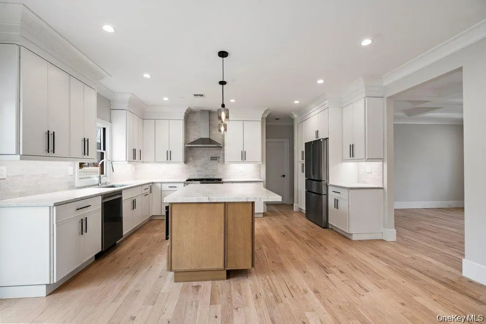 35 Main Parkway, Oyster Bay, NY, 5 Bedroom Bedrooms, 10 Room Rooms,3 BathroomBathrooms,Residential Lease,For Rent,Main,0,1055650 35 Main Parkway, Oyster Bay, NY, 5 Bedroom Bedrooms, 10 Room Rooms,3 BathroomBathrooms,Residential Lease,For Rent,Main,0,1055650