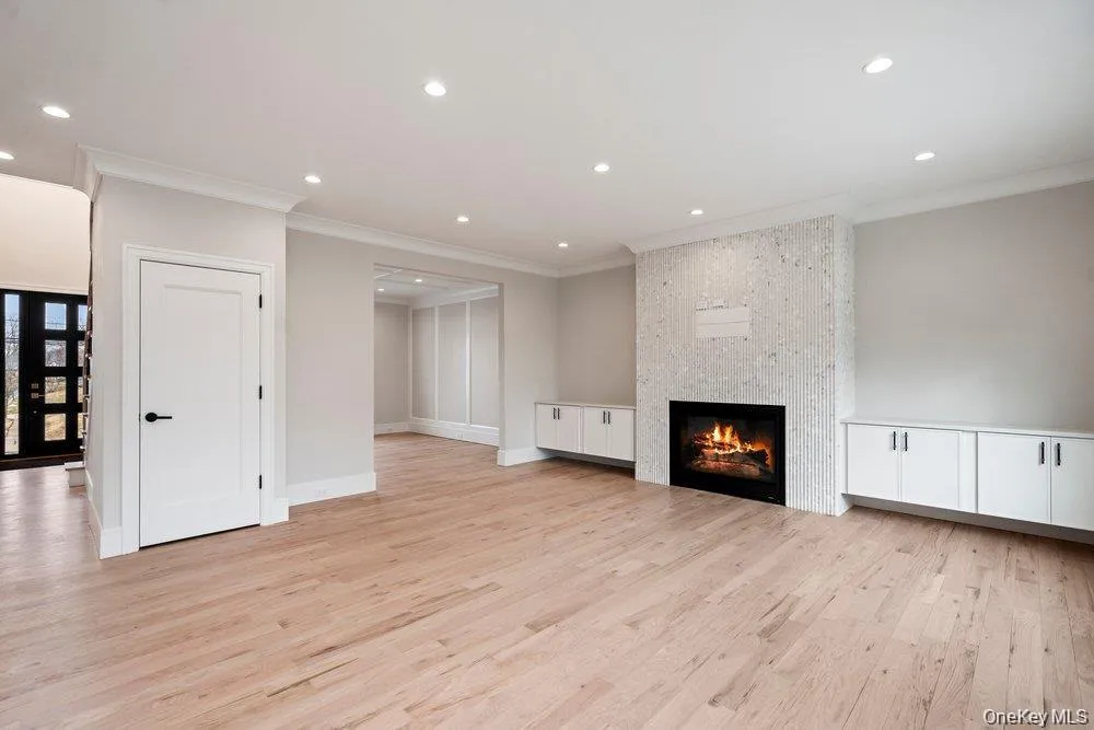35 Main Parkway, Oyster Bay, NY, 5 Bedroom Bedrooms, 10 Room Rooms,3 BathroomBathrooms,Residential Lease,For Rent,Main,0,1055650 35 Main Parkway, Oyster Bay, NY, 5 Bedroom Bedrooms, 10 Room Rooms,3 BathroomBathrooms,Residential Lease,For Rent,Main,0,1055650