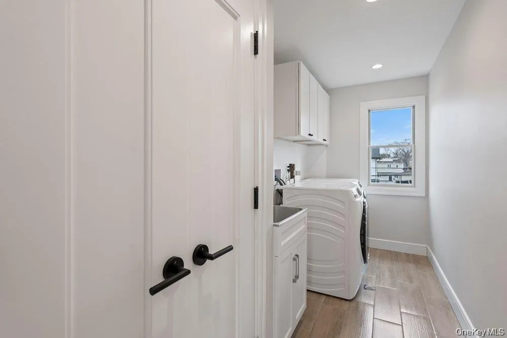 35 Main Parkway, Oyster Bay, NY, 5 Bedroom Bedrooms, 10 Room Rooms,3 BathroomBathrooms,Residential Lease,For Rent,Main,0,1055650 35 Main Parkway, Oyster Bay, NY, 5 Bedroom Bedrooms, 10 Room Rooms,3 BathroomBathrooms,Residential Lease,For Rent,Main,0,1055650