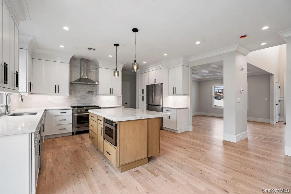35 Main Parkway, Oyster Bay, NY, 5 Bedroom Bedrooms, 10 Room Rooms,3 BathroomBathrooms,Residential Lease,For Rent,Main,0,1055650 35 Main Parkway, Oyster Bay, NY, 5 Bedroom Bedrooms, 10 Room Rooms,3 BathroomBathrooms,Residential Lease,For Rent,Main,0,1055650